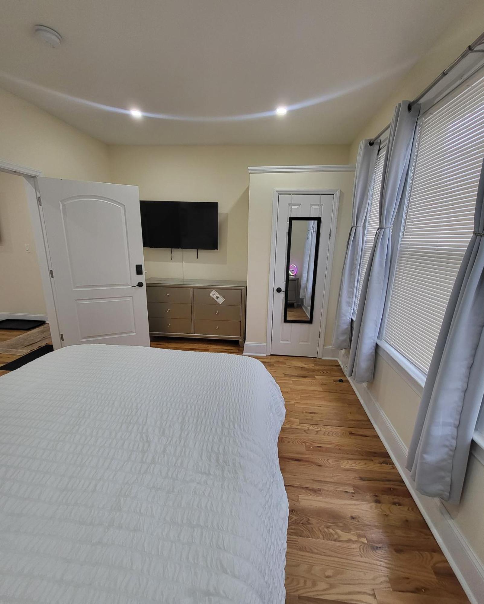 Ooohlala! 2 Beds And 2 Full Baths W/Free Parking Apartment Newark Exterior photo