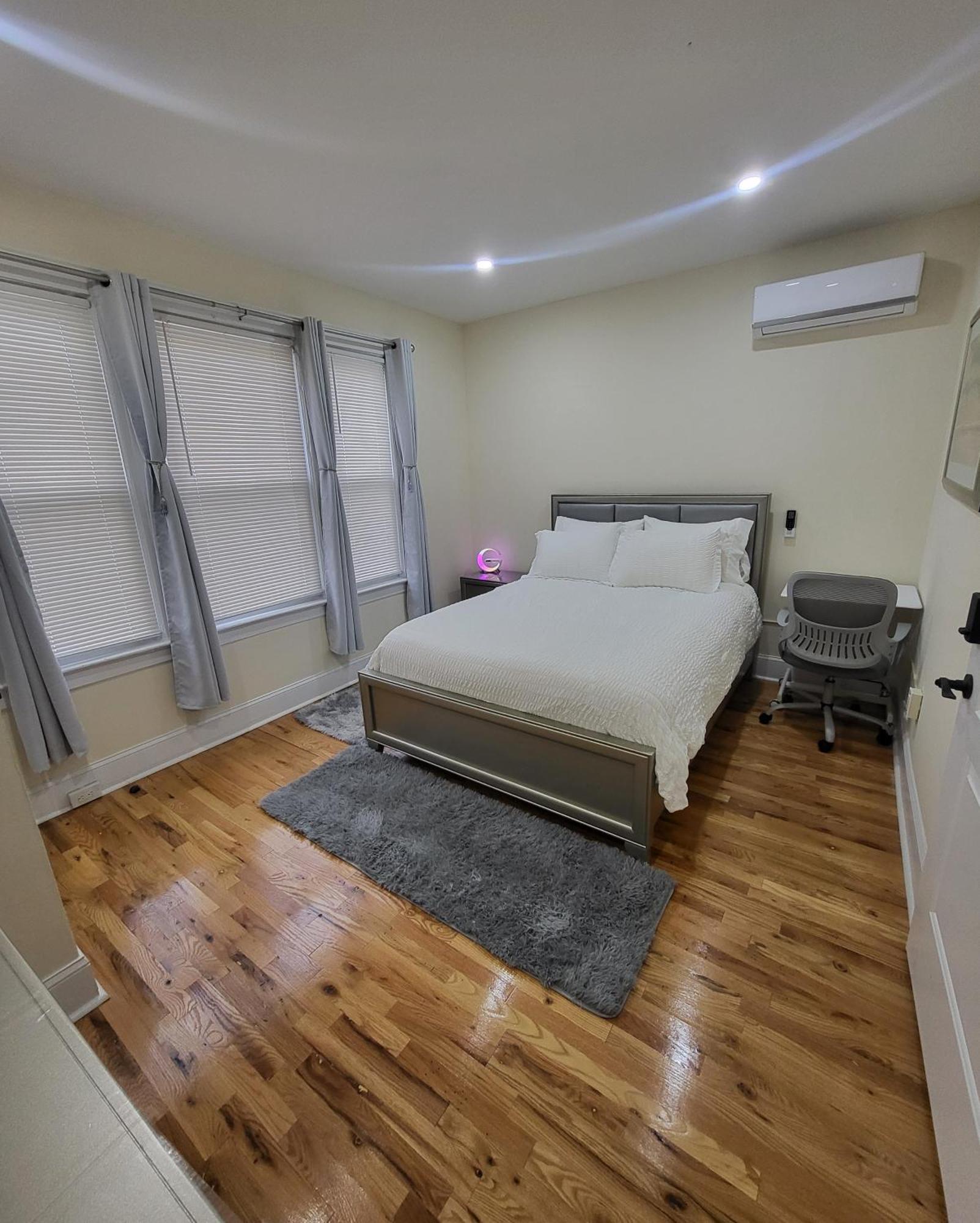 Ooohlala! 2 Beds And 2 Full Baths W/Free Parking Apartment Newark Exterior photo