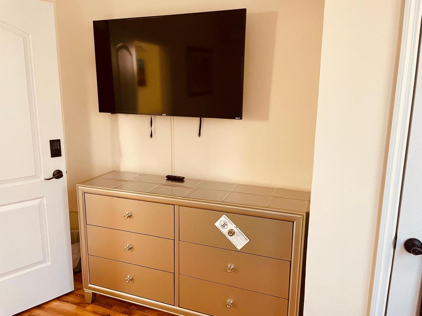 Ooohlala! 2 Beds And 2 Full Baths W/Free Parking Apartment Newark Exterior photo